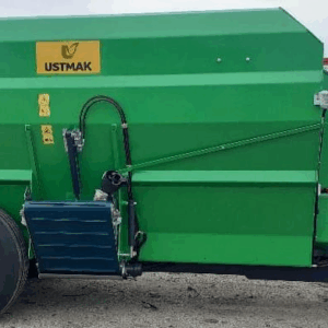 12 m³ Feed Mixer and Distributor Machine